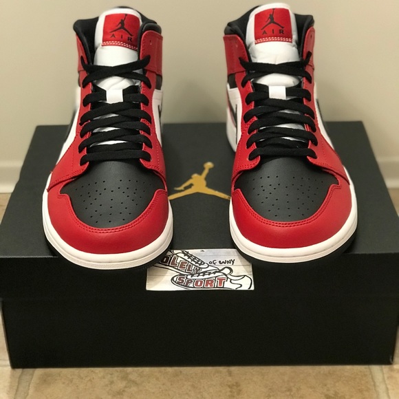 NEW Nike Air Jordan 1 Mid Chicago Black Toe Bred - Picture 3 of 8